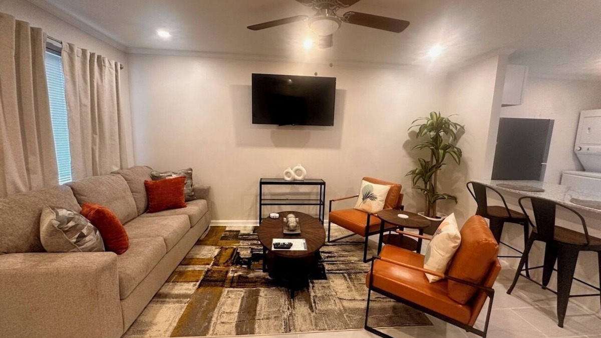 Highlands - Perkins Apartment | Beautiful Two Bed Room - Apt 2 - Downstairs