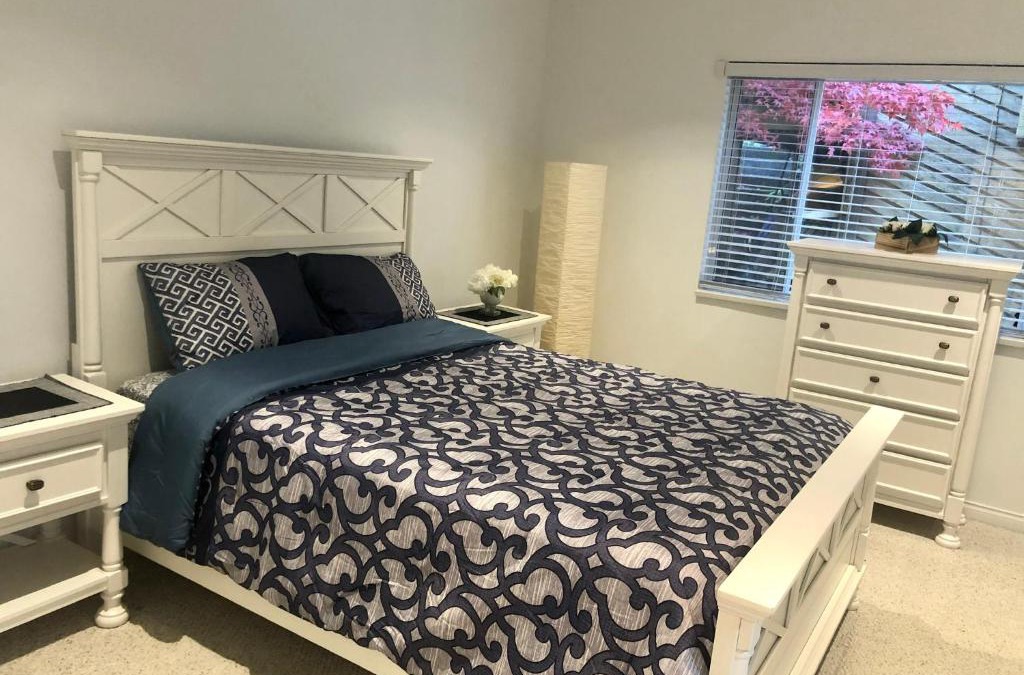 Central Lonsdale House | Beautiful Two Bedroom Suite