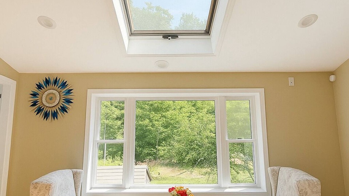 Sharon House | Beautiful two-bedroom residence nestled in the lovely town near Boston