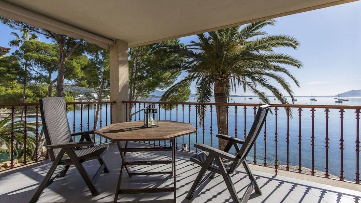 Puerto de Pollensa Apartment | Beautiful two-bedroom apartment on the seafront