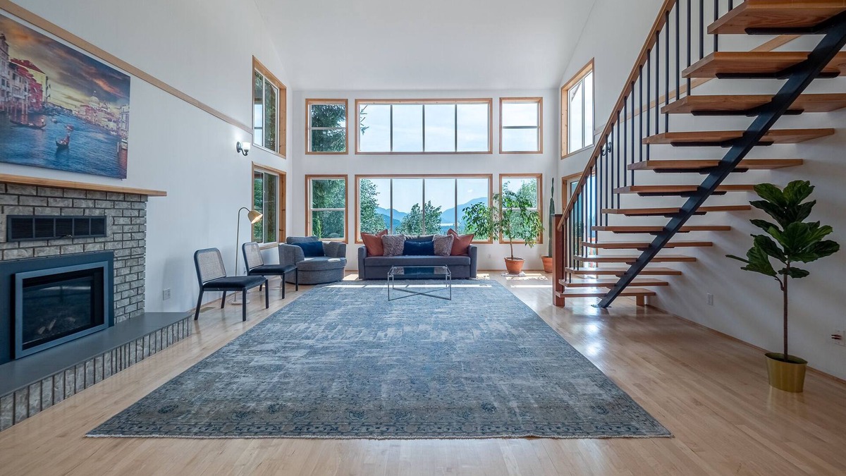 Squamish House | Beautiful Unique One of A Kind Glacier View Home