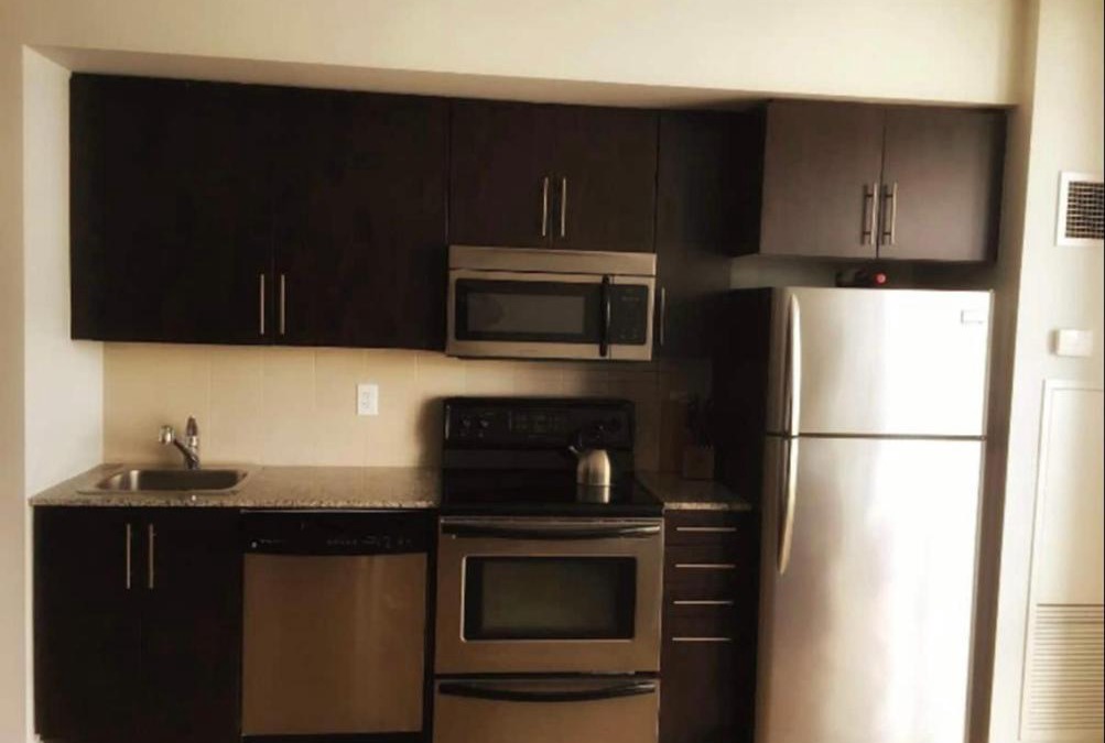 Downtown Toronto Apartment | Beautiful Unit in Heart of Downtown Toronto