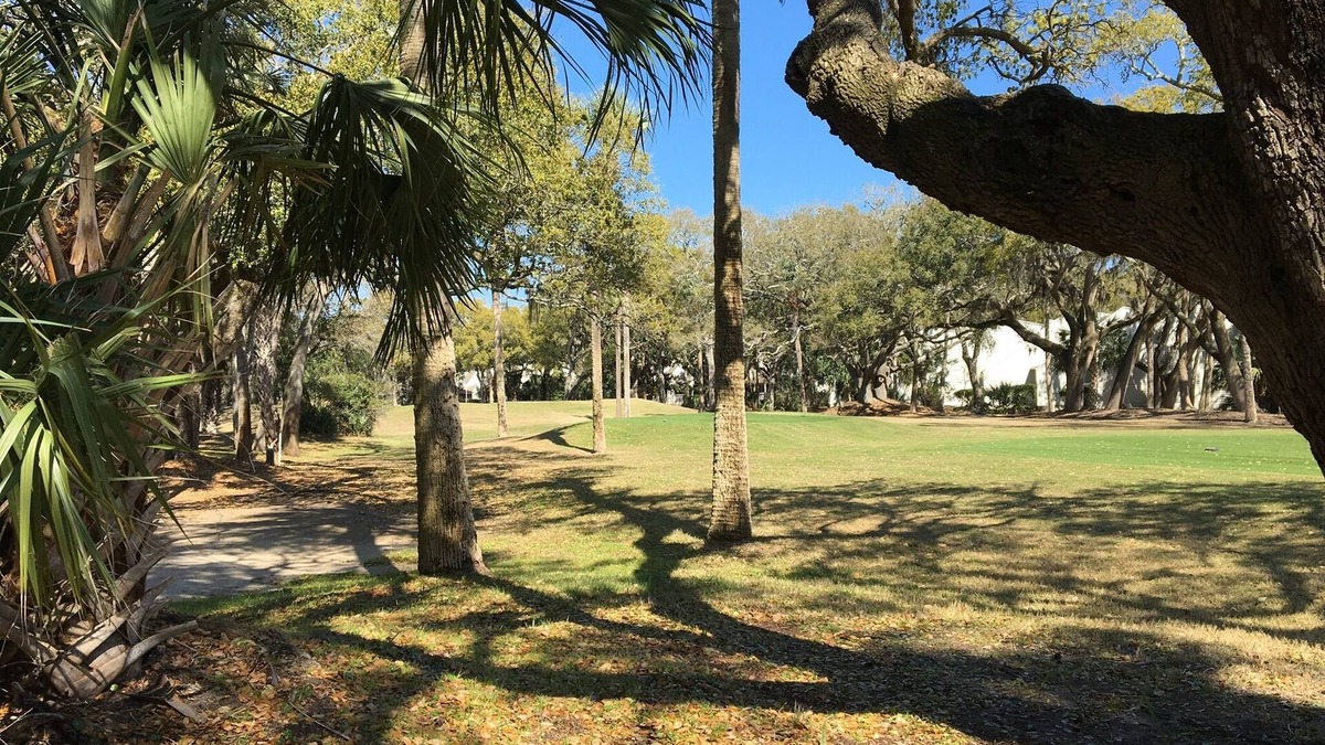 Seabrook Island Villa | Beautiful updated 2 bed 2 bath Close to beach! Lakehouse pools and gym included
