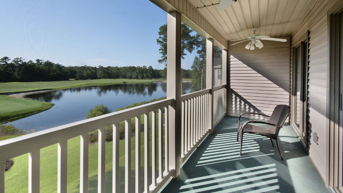 Pawleys Island Condo | Beautiful updated 2 bd condo on True Blue golf course. Minutes to everything!