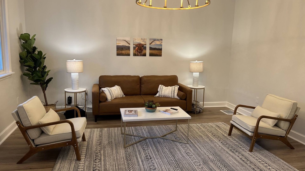 Strabane House | Beautiful Updated House!