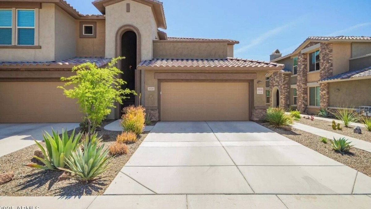 Sonoran Foothills Condo | Beautiful upscale unfurnished condo in north Phoenix
