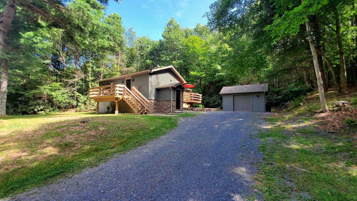 Tunkhannock Township House | Beautiful, quiet place in the woods