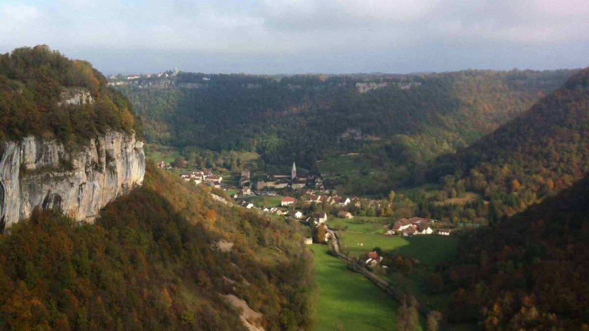 Baume-les-Messieurs House | Beautiful view of Baume les Messieurs