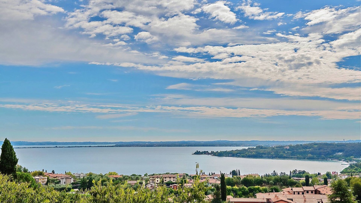 Monte House | Beautiful View in a Shabby Chic Atmosphere