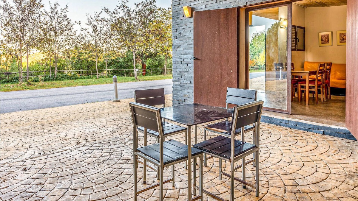 Villa del Rey Apartment | Beautiful vacation home with mountain views, ideal for the couple looking to experience nature.