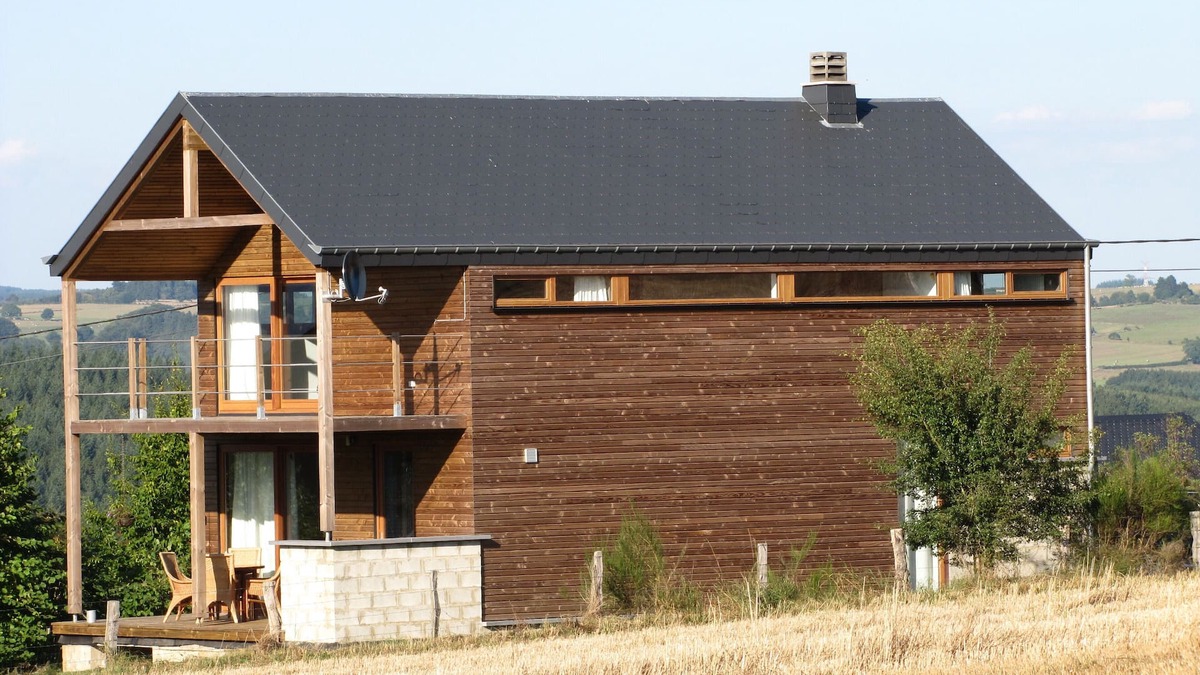 Engreux House | Beautiful vacation home for 2 to 6 adults (and 2 children)