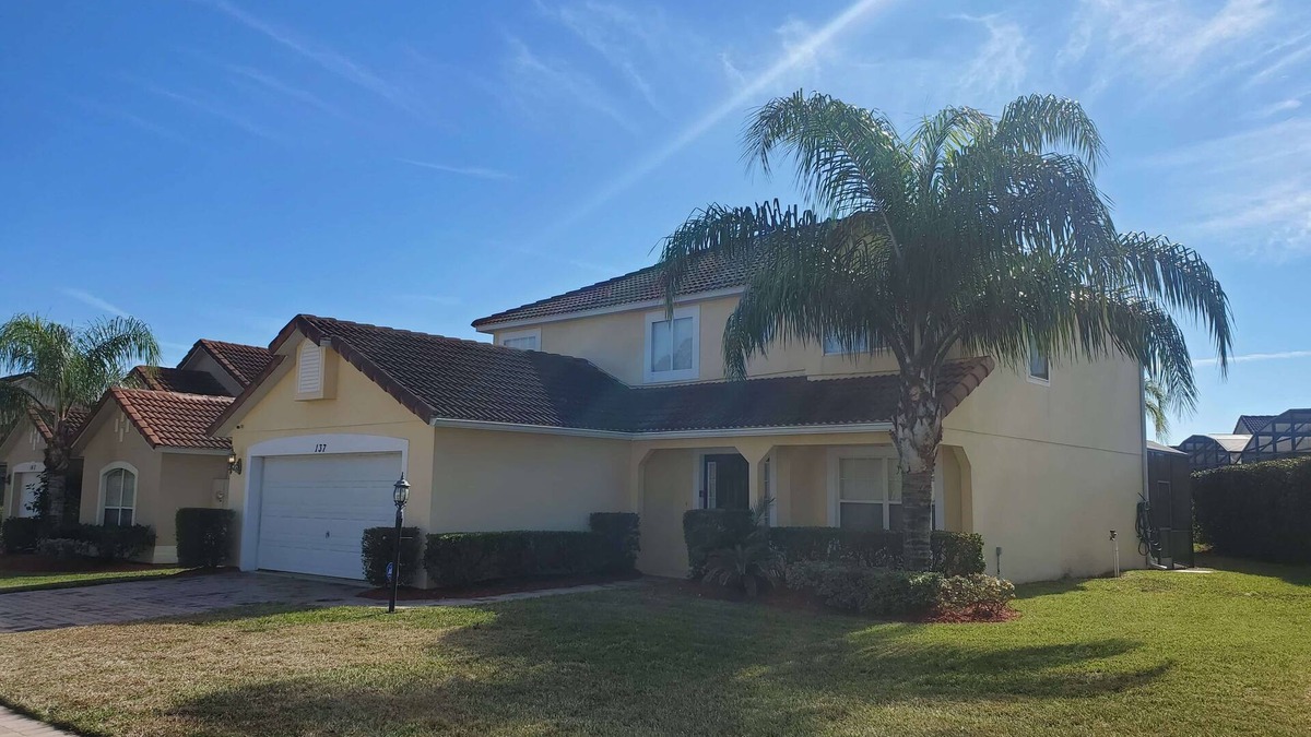 Lake Wilson Preserve House | Beautiful Vacation Home, Quiet Neighborhood, Sunny South Facing Pool