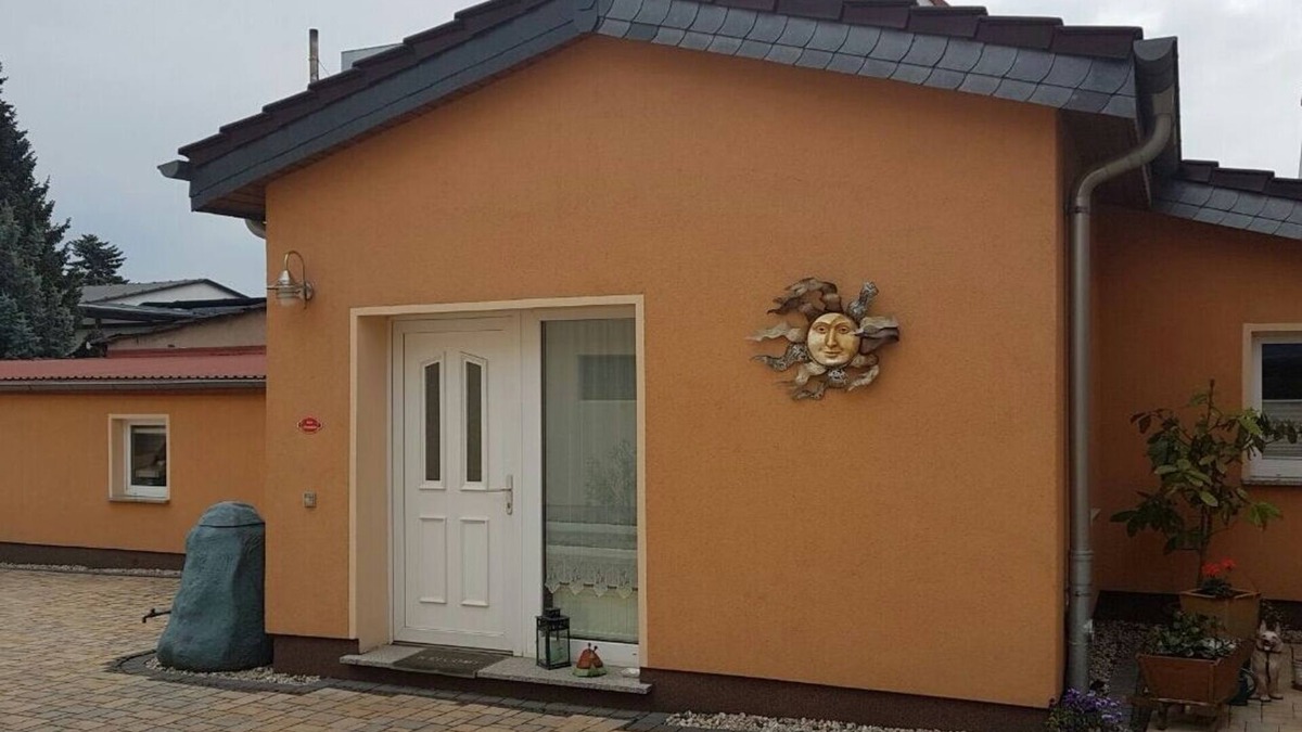 Radebeul House | Beautiful vacation home in the immediate vicinity of v. Altkötzschenbroda, parking space at the house
