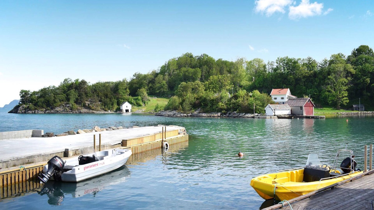 Bjoa House | Beautiful vacation home in the heart of Fjord Norway.