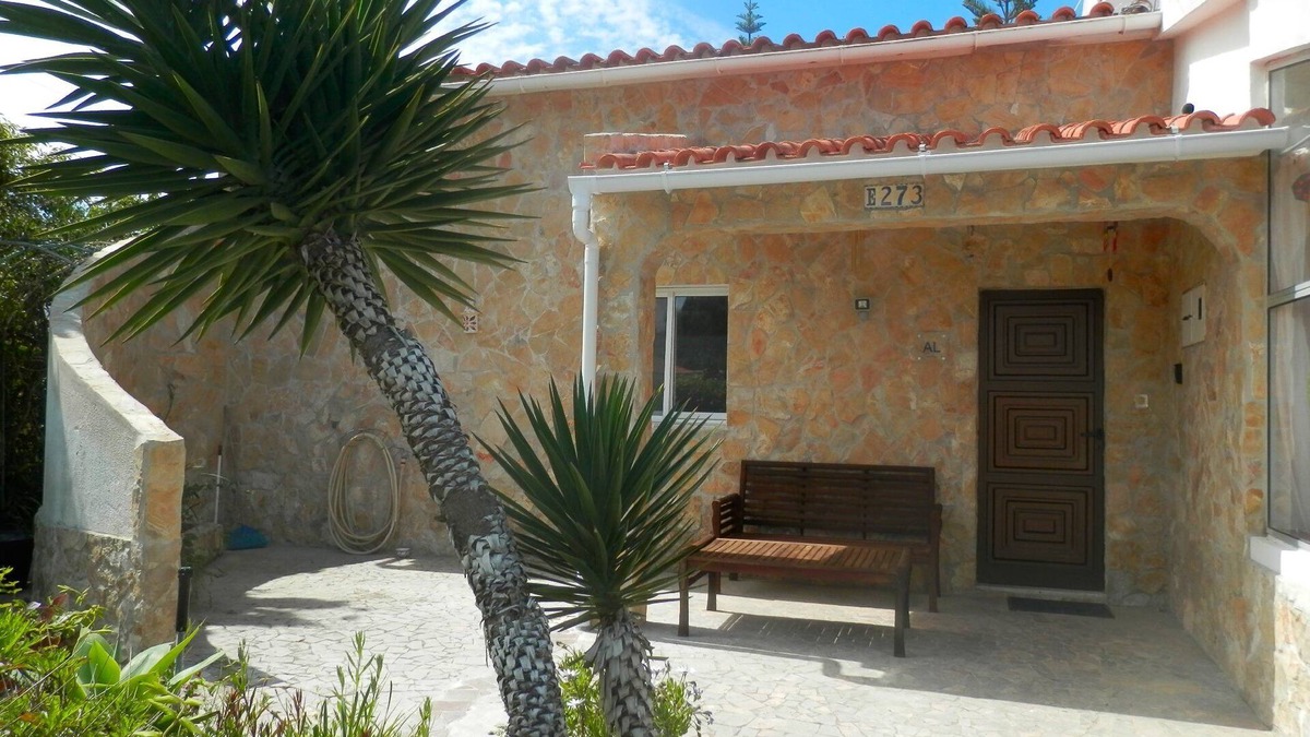 Aljezur House | Beautiful vacation home Sossego with large private garden near the surf spot Arrifana.