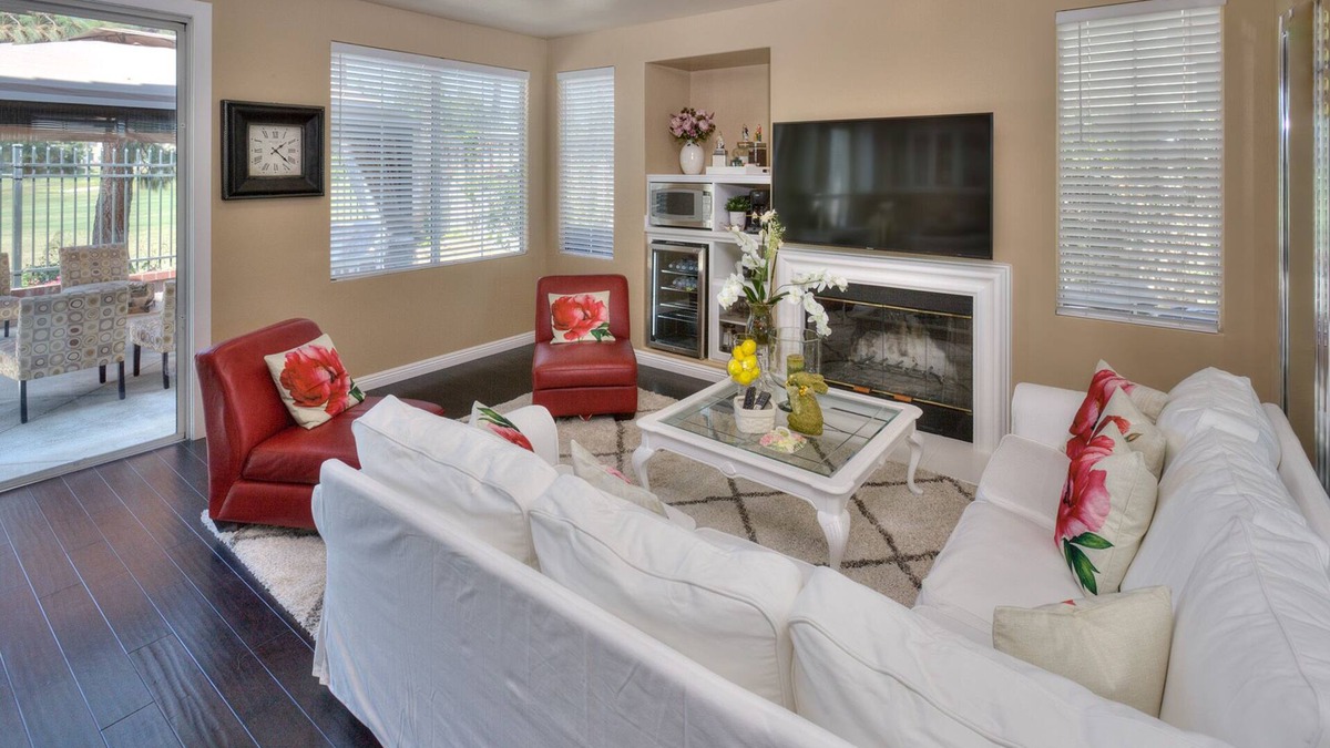 Tustin House | Beautiful vacation home near Disneyland
