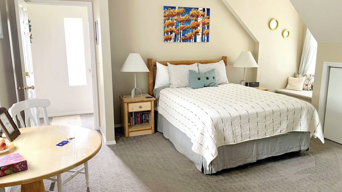 Bozeman Apartment | Beautiful vacation rental suite close to Bozeman airport, downtown, and MSU
