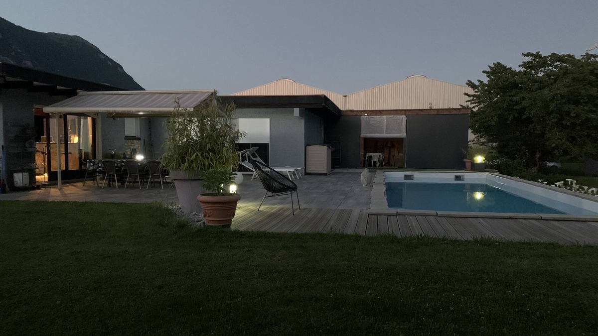 Bonneville House | Beautiful vacation villa between lake and mountains for 6 people