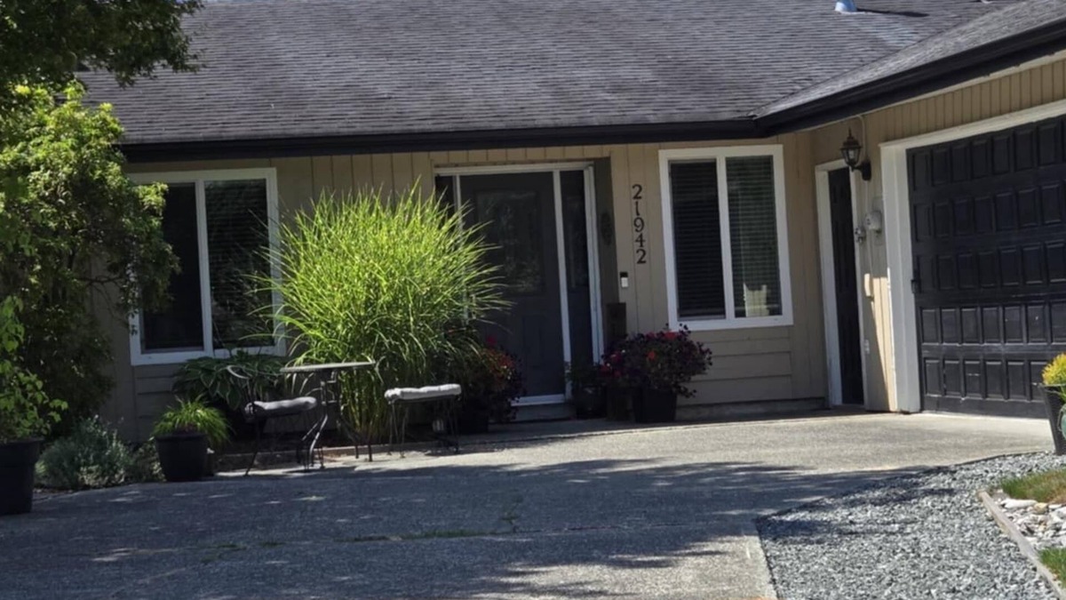 Maple Ridge House | Beautiful Vancouver only 40 minutes away. Enjoy the wonders of British Columbia