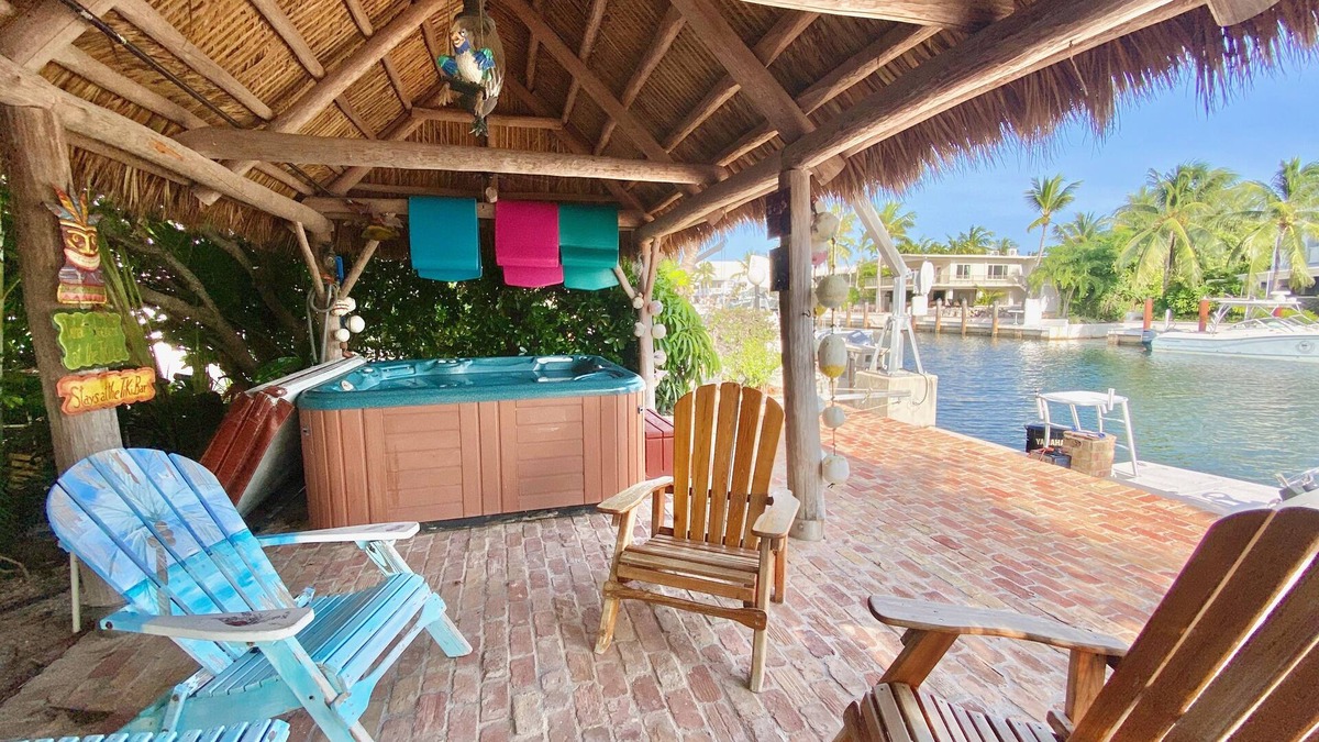 Venetian Shores House | Beautiful Venetian Shores Waterfront 4 bedroom Home away from Home!