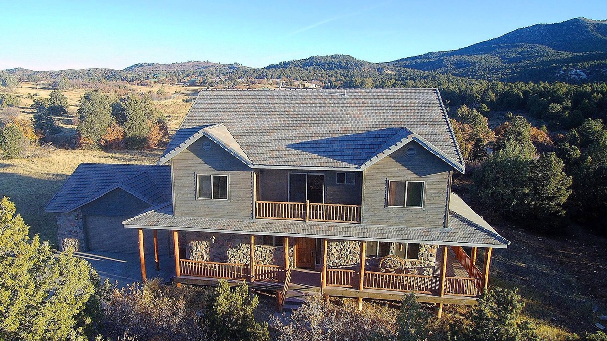 Zion National Park East Entrance Cabin | Beautiful very clean privately owned home. Next to Zion Ponderosa Resort.
