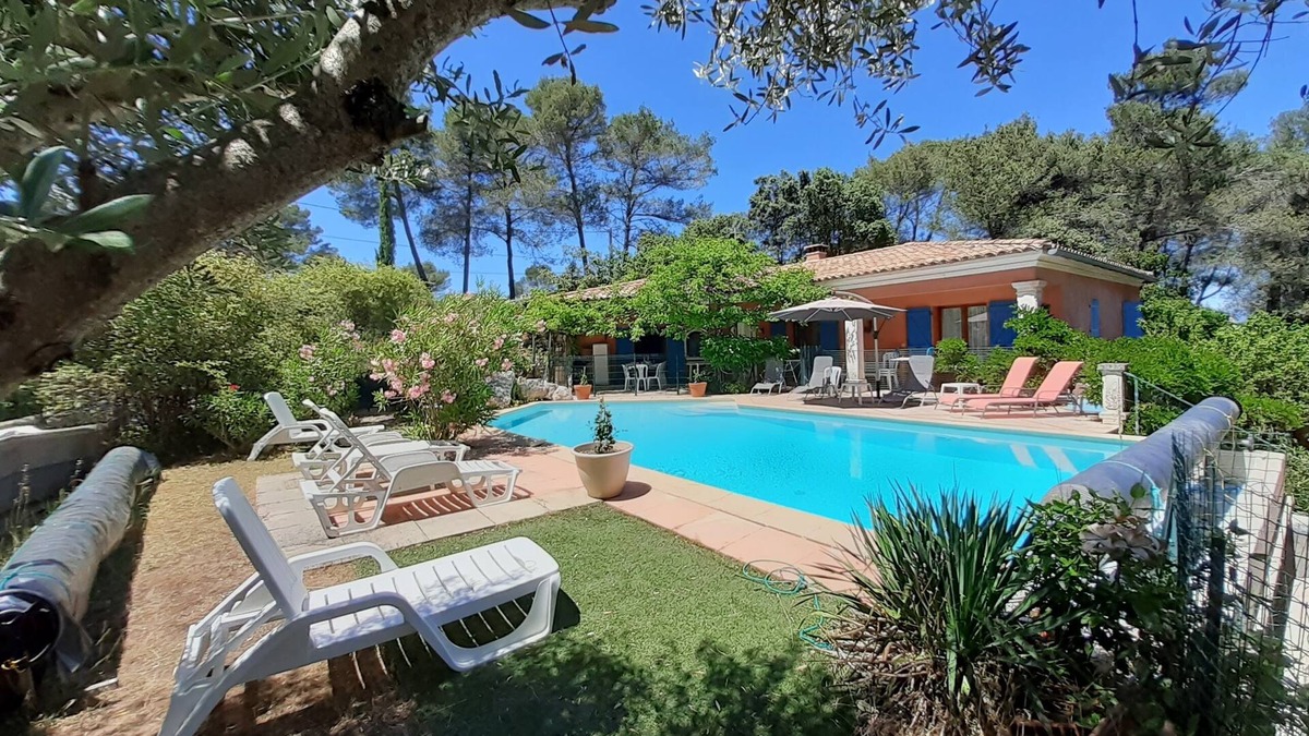 Flassans-sur-Issole Villa | Beautiful Villa on 4200 M2 - Large swimming pool - Not overlooked- 10/14 persons