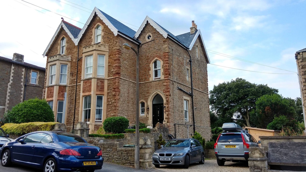 Clevedon House | Beautiful Victorian House overlooking the sea in Clevedon.
