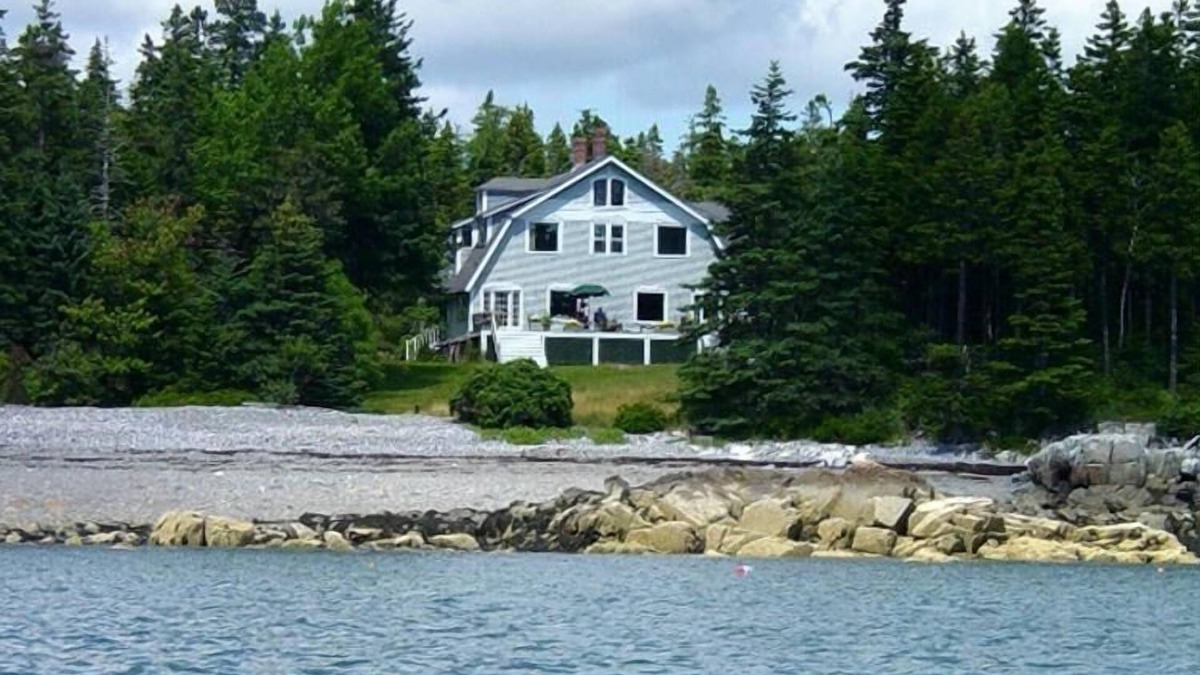 Bernard House | Beautiful Victorian Home with Private Beach
