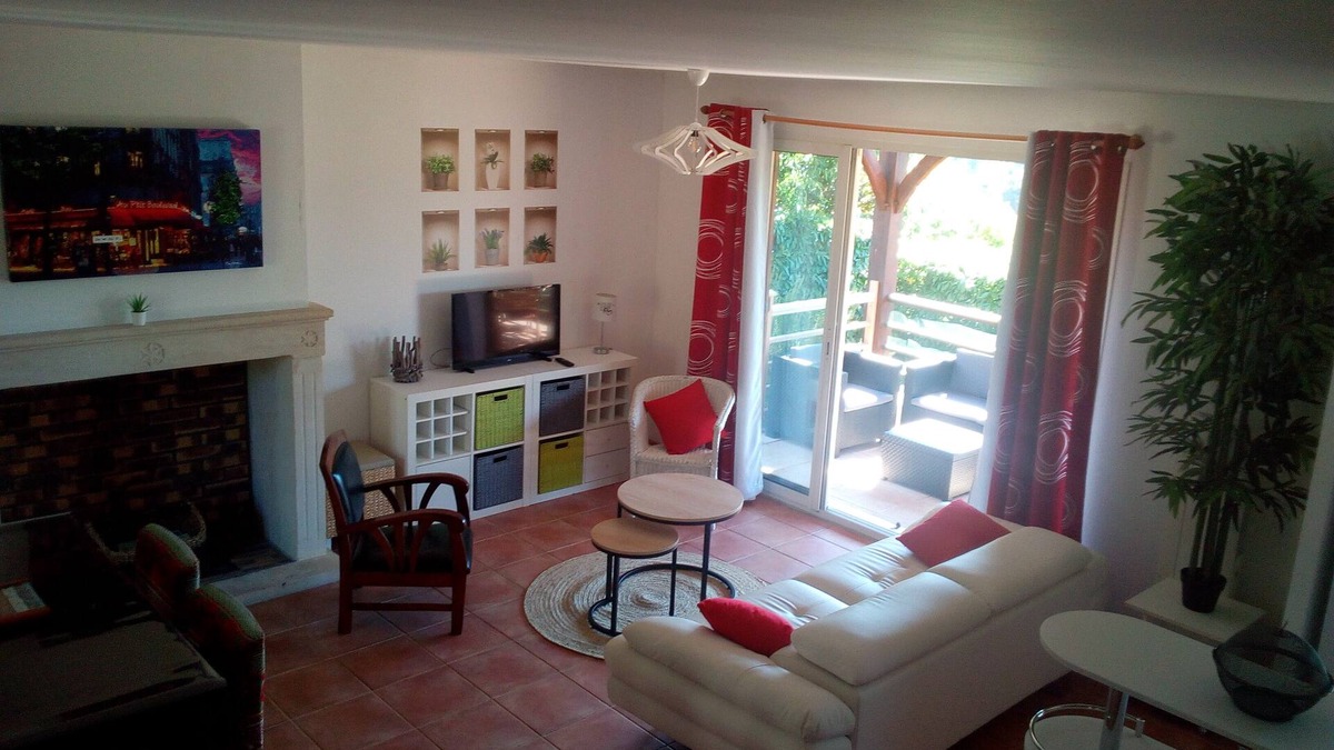 Sarlat-la-Caneda House | Beautiful view over the heights of Sarlat in a quiet, not overlooked location with air-conditioned swimming pool.