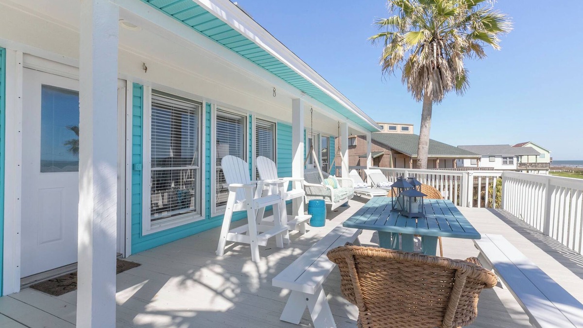 Galveston House | Beautiful view of the beach, 3 bedroom-3 full bath, WiFi, cable, big deck