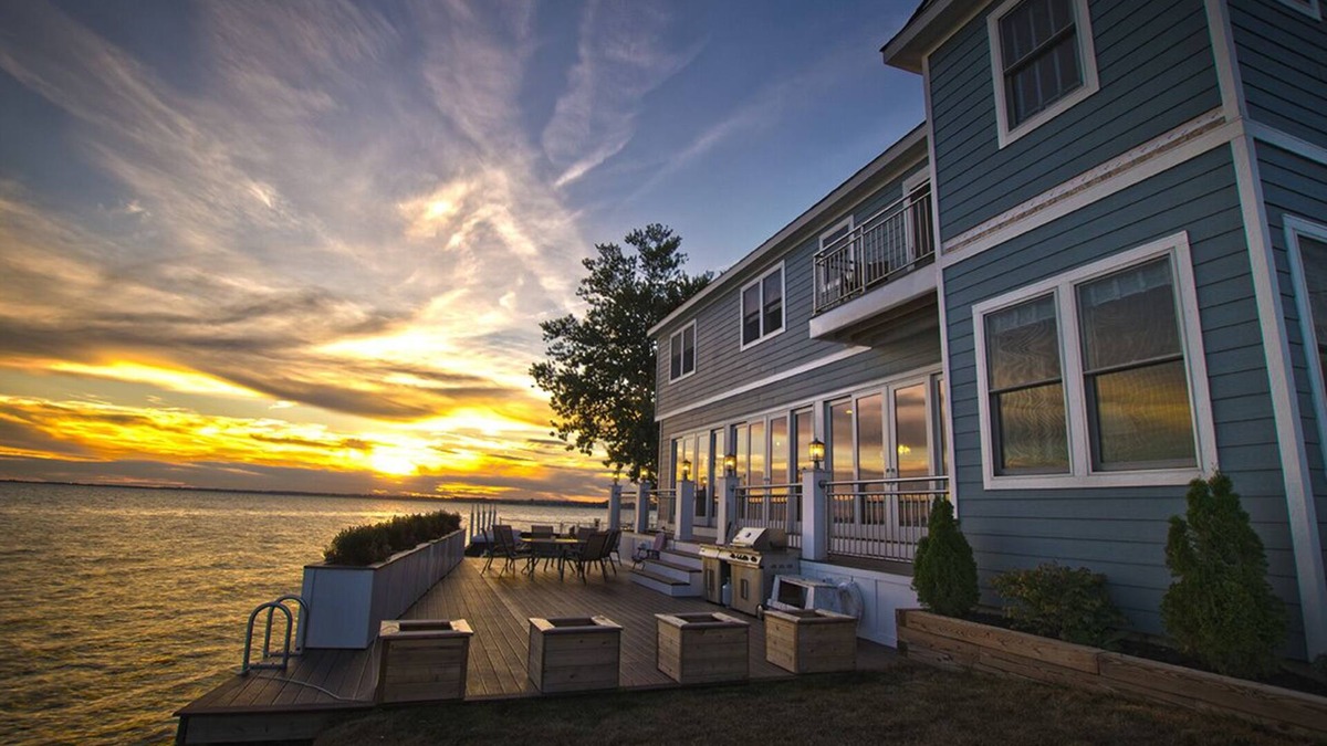 Fair Haven House | Beautiful View On Lake Saint Clair