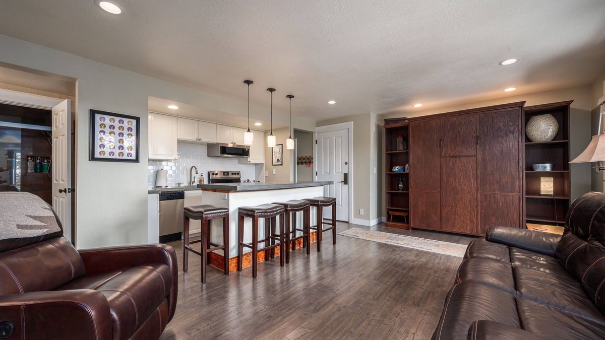 Bend Condo | Beautiful view! Updated 1-bdrm, 2 bath condo with Queen Murphy in Living Area.