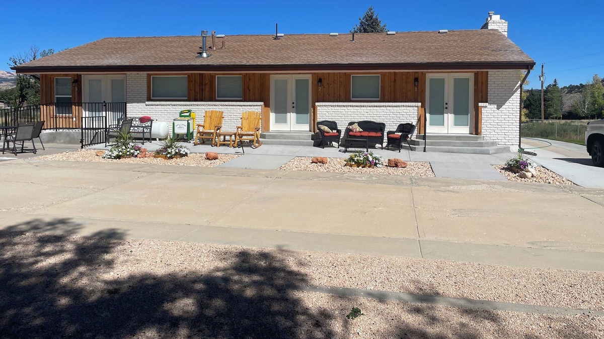 Tropic House | Beautiful views of Bryce Canyon National Park ! Trails are close by