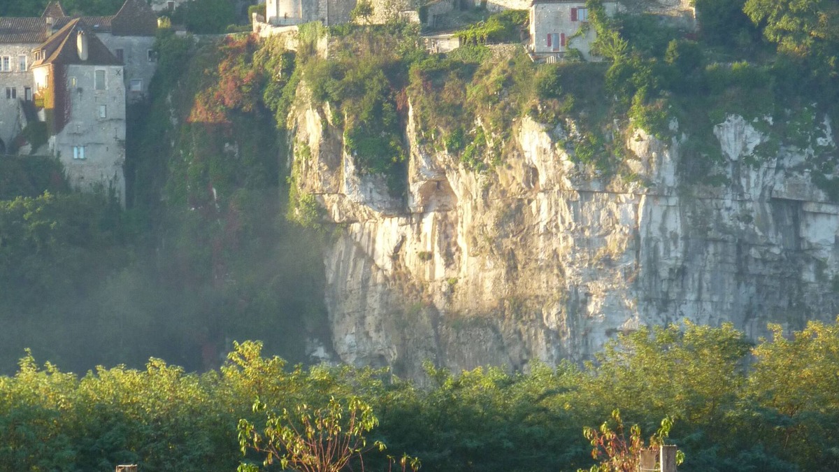 Saint-Cirq-Lapopie Villa | Beautiful Villa with Stunning View in Saint Cirq Lapopie