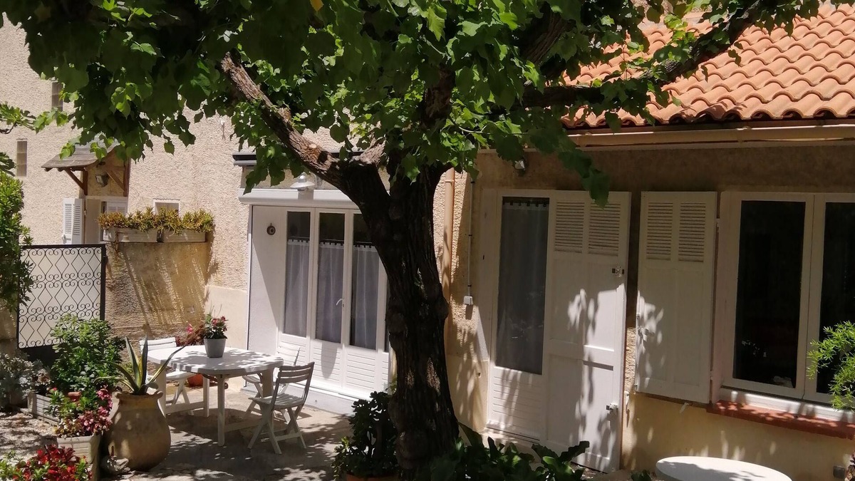 La Madrague House | BEAUTIFUL VILLA T4, 60m2 with GARDEN 150m from the BEACH