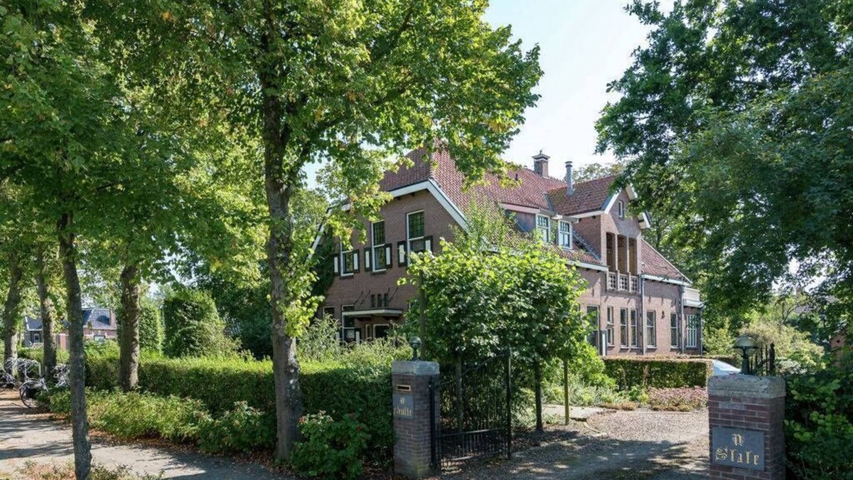 Sint Jacobiparochie House | Beautiful villa with jacuzzi, gym and steam shower in Friesland
