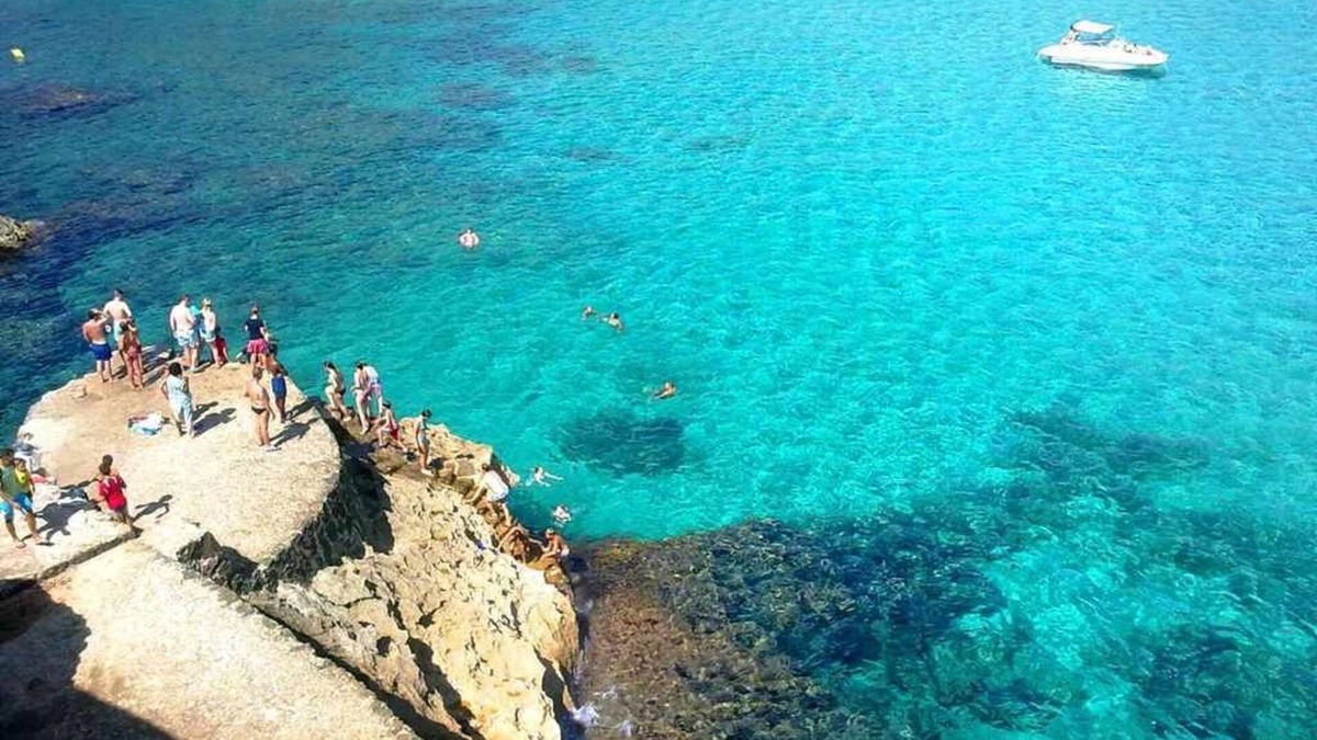 Les Palmeres House | Beautiful villa in walking distance to beaches, mountains and pinewalk