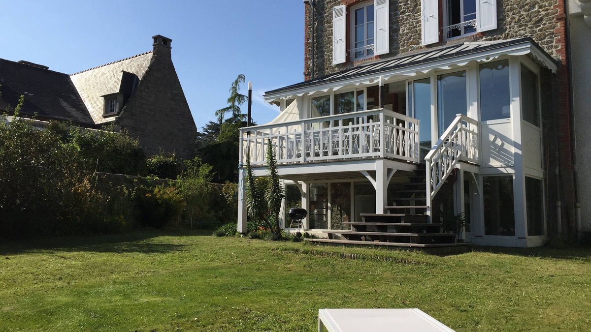 Dinard House | Beautiful villa, 2 steps from beaches and town center, south-facing terrace and garden,
