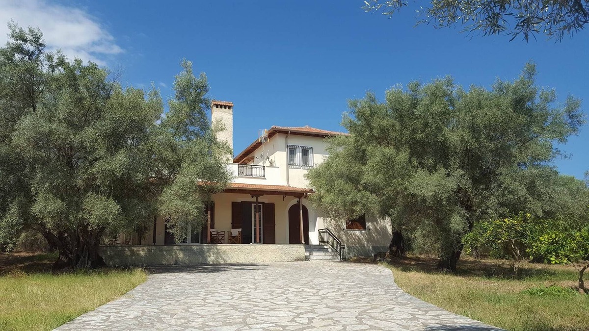 Kalligoni Villa | Beautiful villa 2km from Lefkas downtown