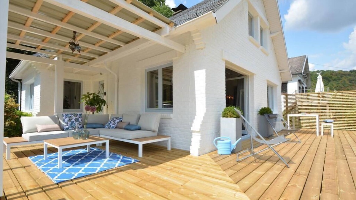 Hastiere Villa | Beautiful villa at the river front