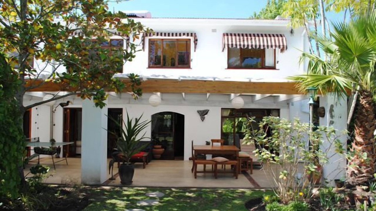 George Villa | Beautiful Villa close to world class beaches & golf course, long term welcome.