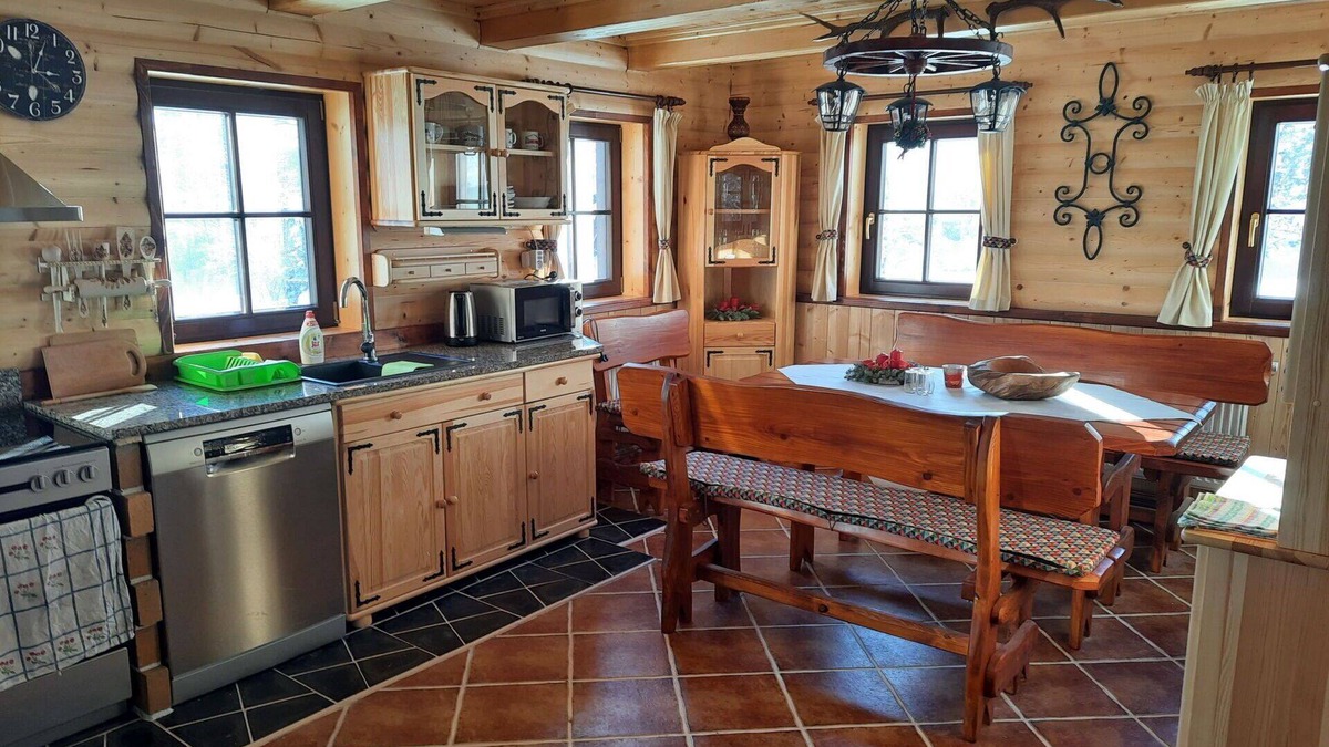 Korenov Villa | Beautiful villa for 10 guests with hot tub, WIFI, TV and parking