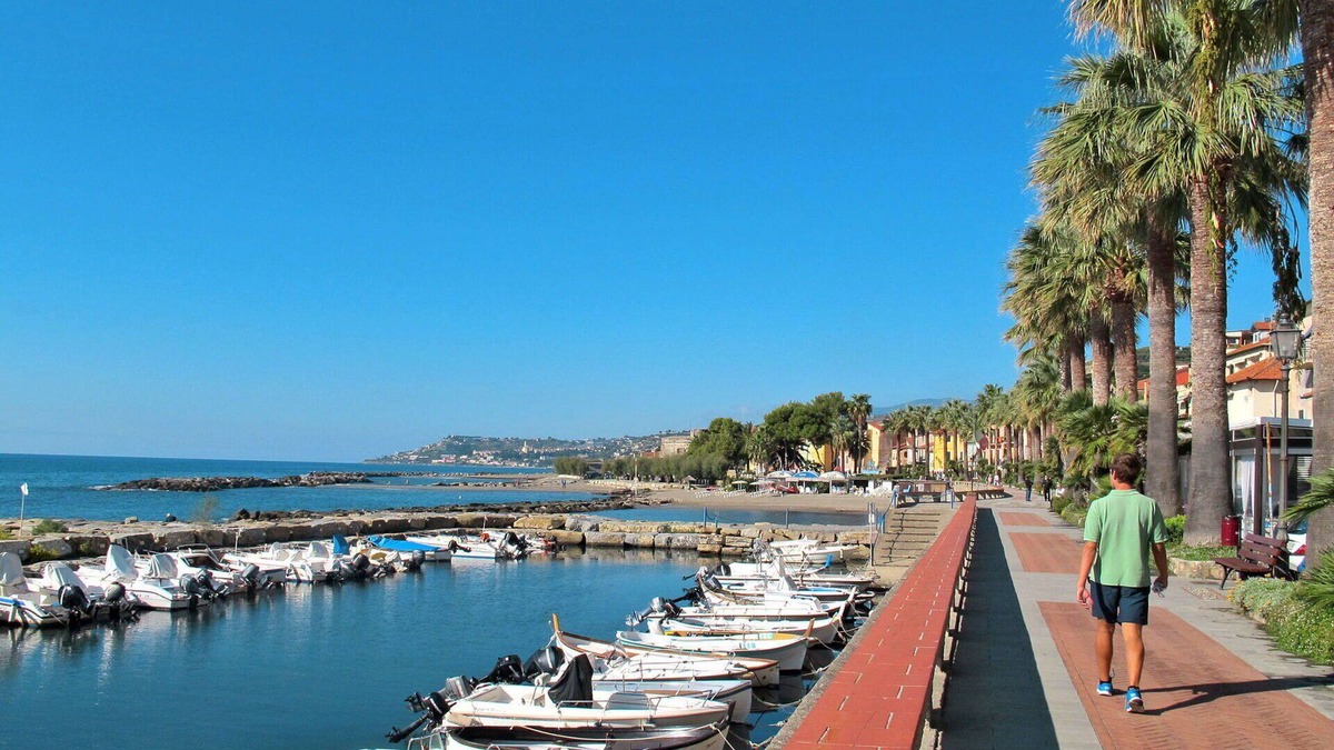 Riva Ligure House | Beautiful villa for 7 guests with WIFI, TV, balcony and parking