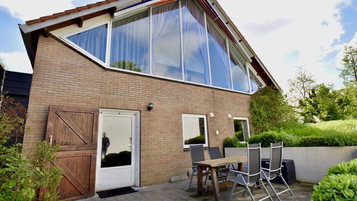 Wissenkerke Villa | Beautiful villa for 4 people with WIFI, TV, terrace, pets allowed and parking