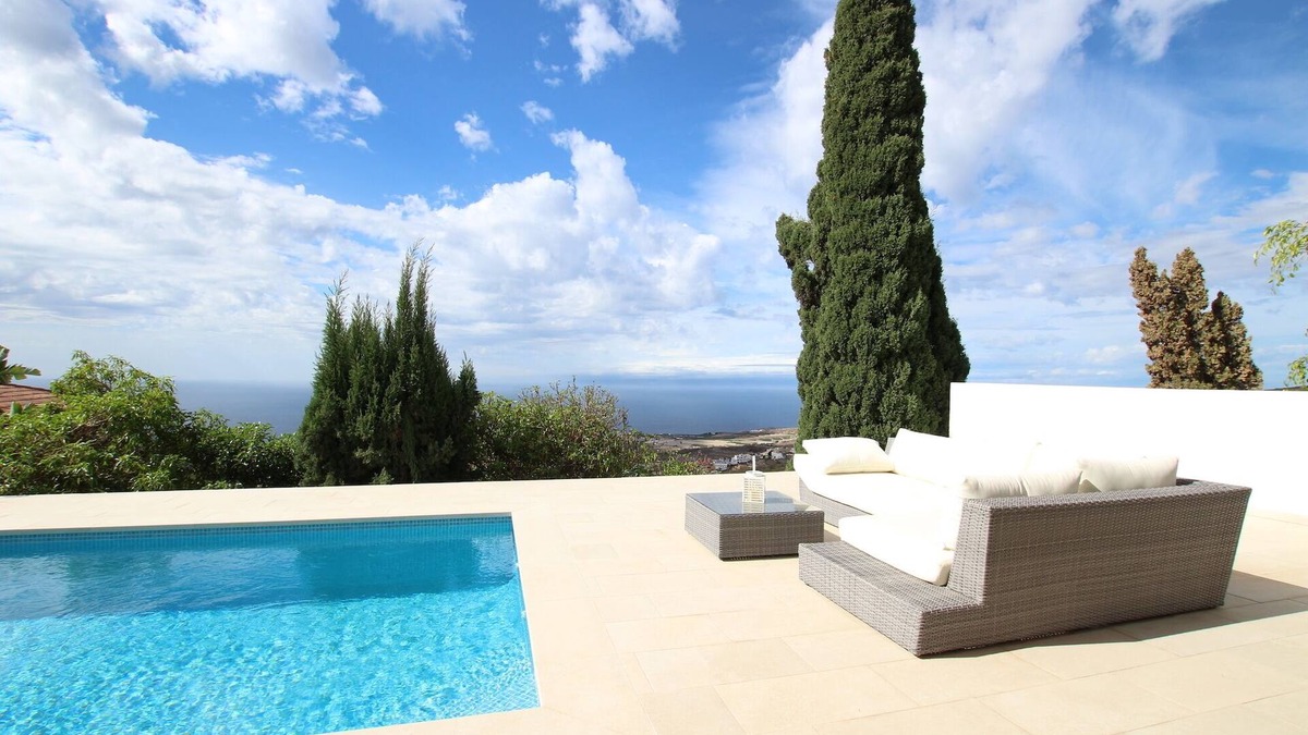 Armenime Villa | Beautiful Villa for 4 people, private heated pool, WiFi, 9min. from the beach