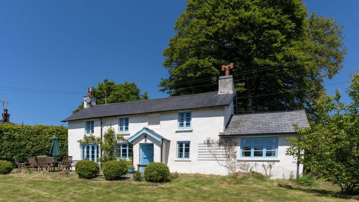 Withypool House | Beautiful villa for 8 guests with WIFI, TV, pets allowed and parking