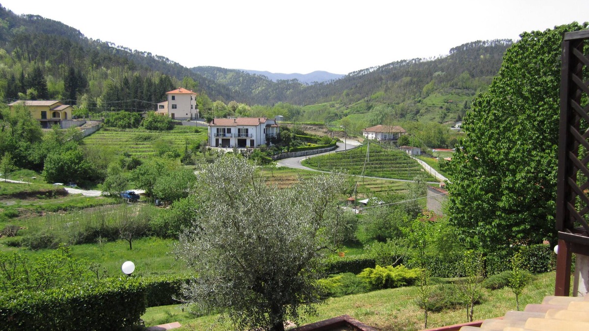 Beverino Villa | BEAUTIFUL VILLA IMMERSED IN THE GREEN TWO STEPS FROM THE CINQUE TERRE
