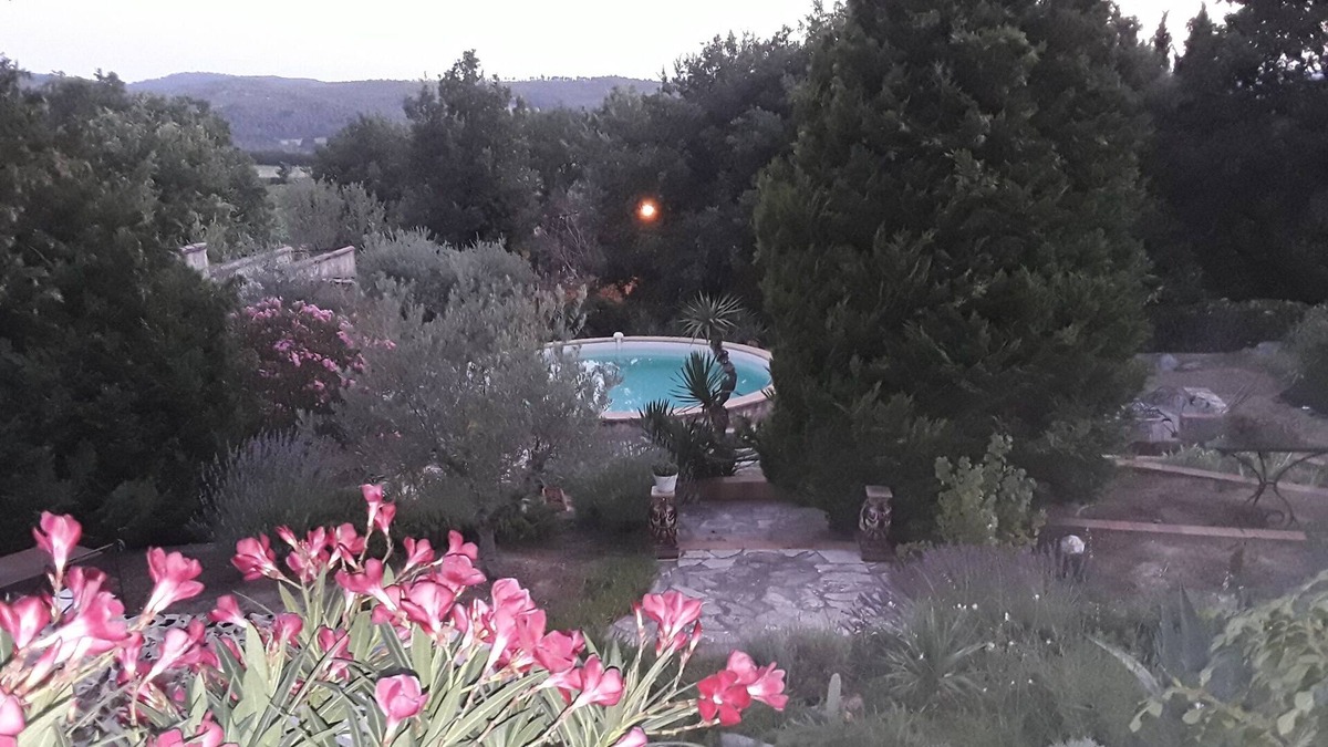 Pierrevert House | Beautiful villa in a green setting for moments of happiness ..