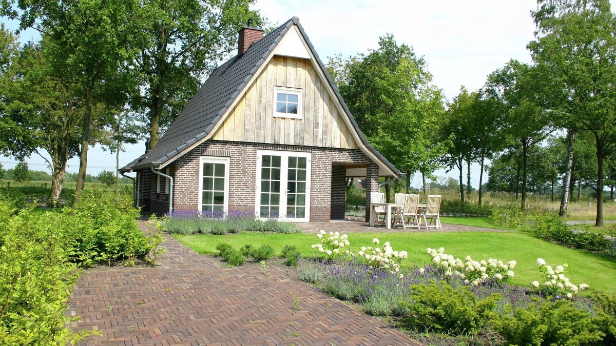 Hellendoorn Villa | Beautiful Villa in Hellendoorn with Bubble Bath
