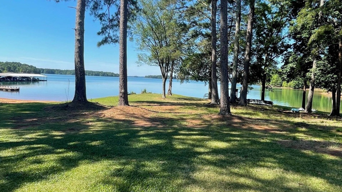 Anderson Villa | Beautiful villa on Lake Hartwell, stunning views, large deck for family to enjoy